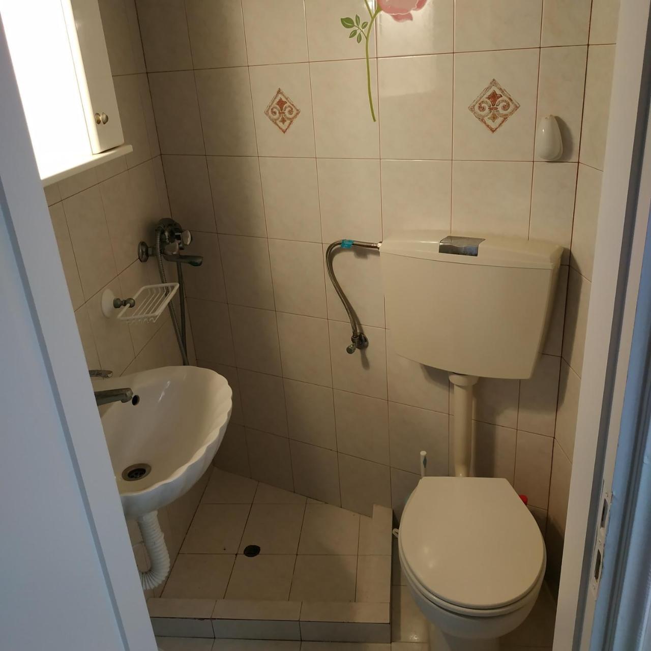 Gio Iii Apartment *